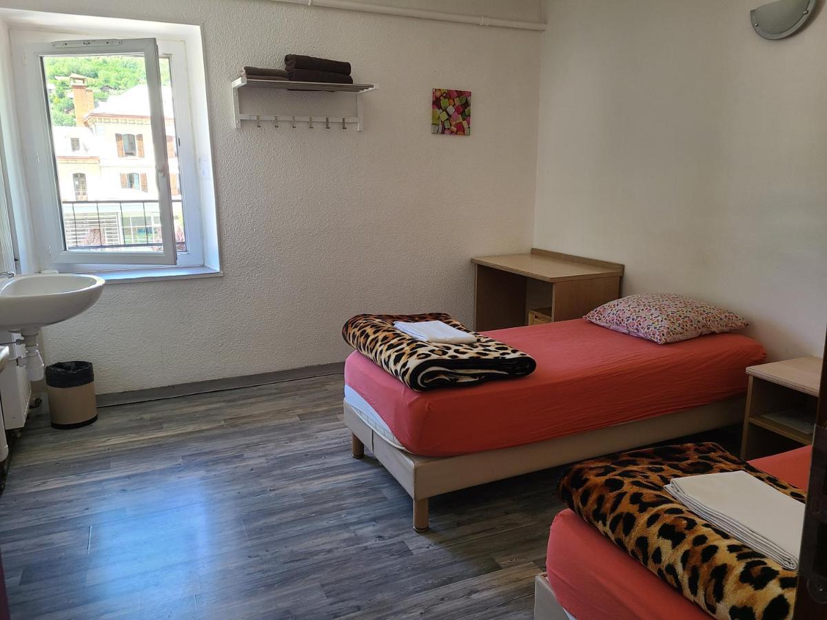 Hotel De La Gare บรีอองซง ภายนอก รูปภาพ