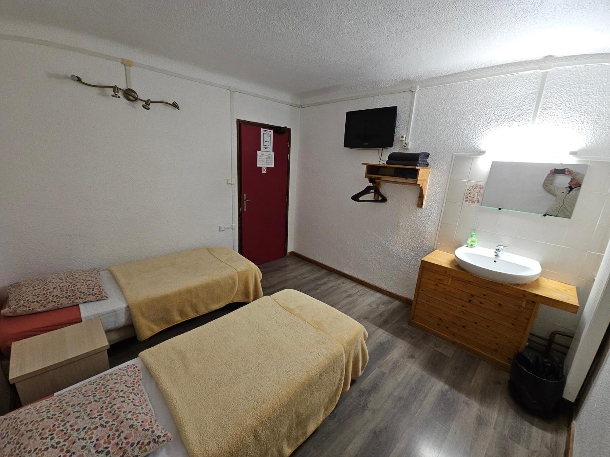 Hotel De La Gare บรีอองซง ภายนอก รูปภาพ